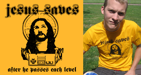 Jesus saves after each level T-Shirt